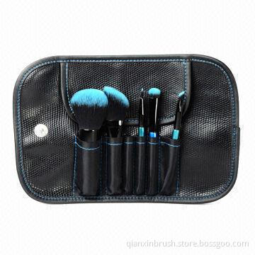 5-piece Traveling Makeup Brushes with Black Aluminum Ferrule and Wooden Handle